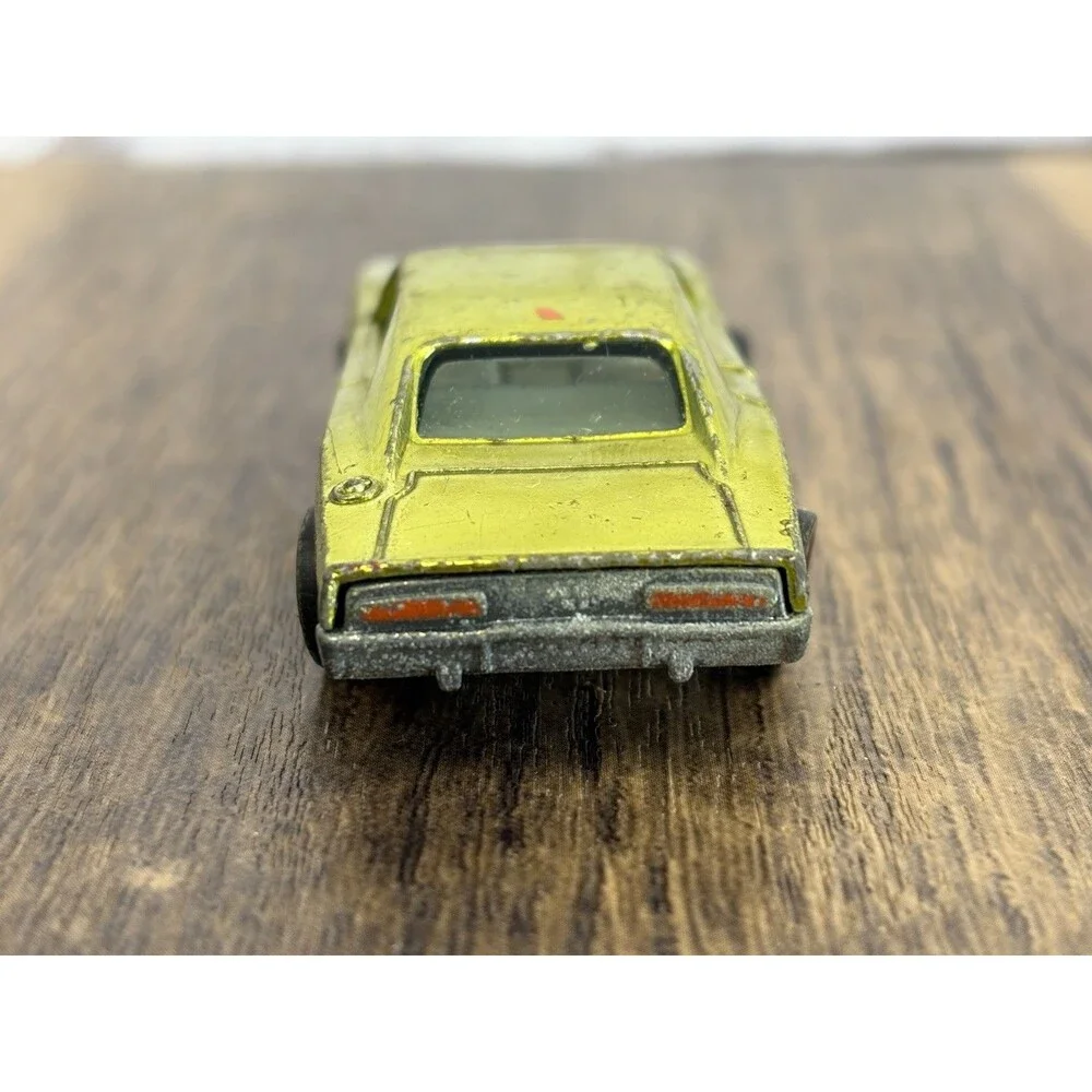 Hot Wheels Redline CUSTOM CHARGER Lime Green US White Interior Very Nice !!!